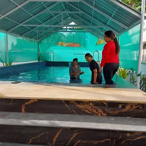 5* Gasthuis Johnson's With Pool & Ecohouseboat