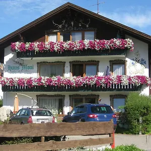 https://haus-moni.com-bavaria.com